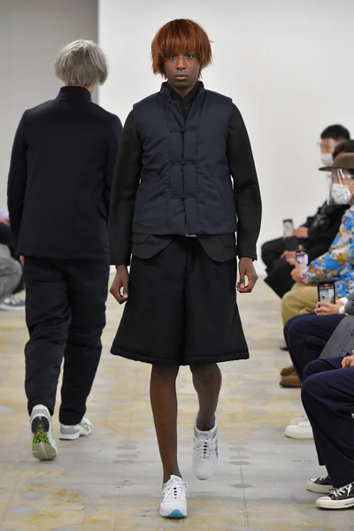 Look 17